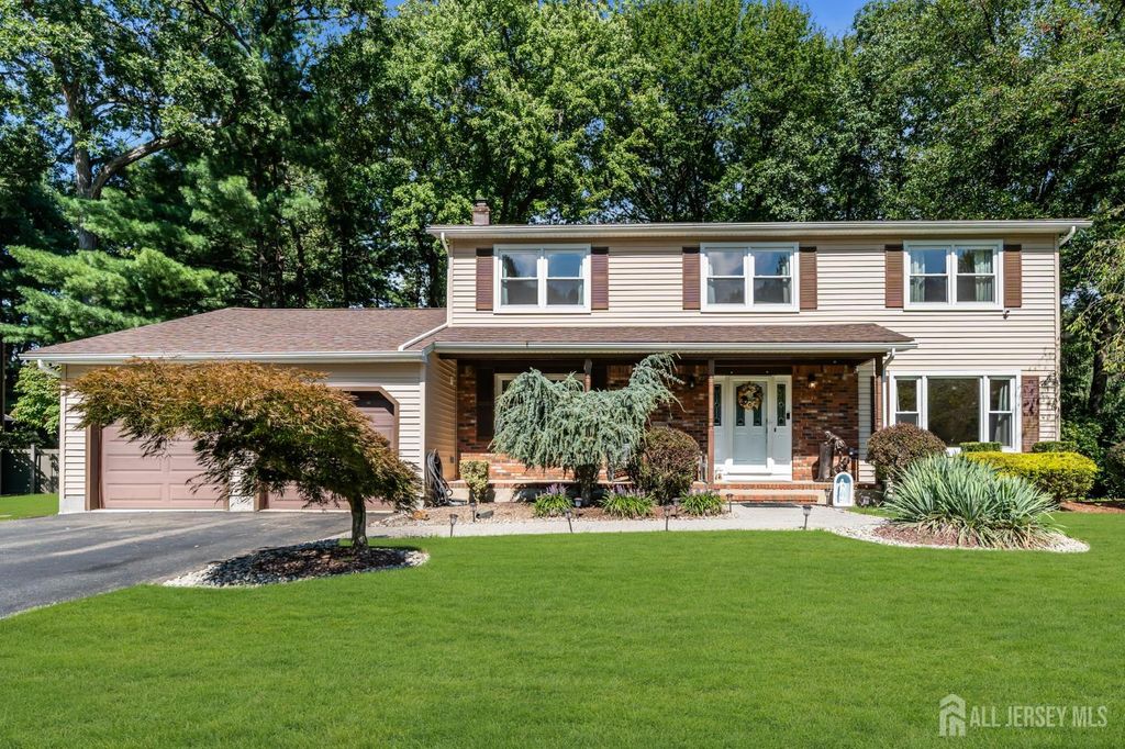 6 Mount Court, East Brunswick, NJ 08816
