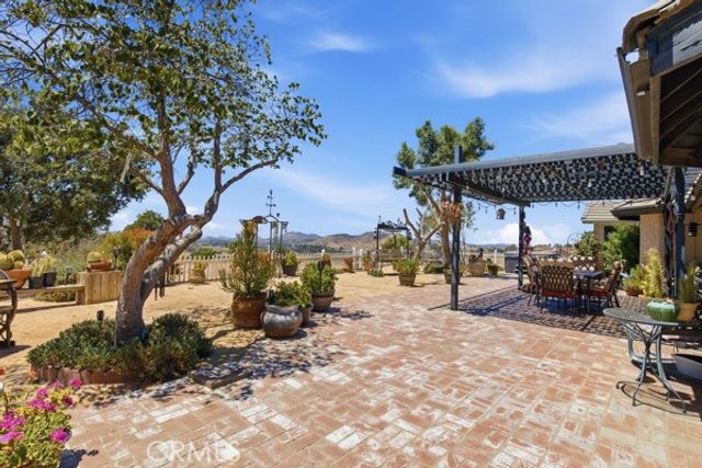 9722 Hierba, Agua Dulce, CA 91390