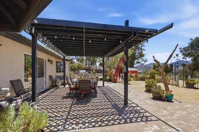 9722 Hierba, Agua Dulce, CA 91390