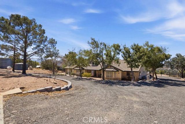 9722 Hierba, Agua Dulce, CA 91390