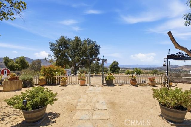 9722 Hierba, Agua Dulce, CA 91390