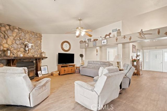 9722 Hierba, Agua Dulce, CA 91390