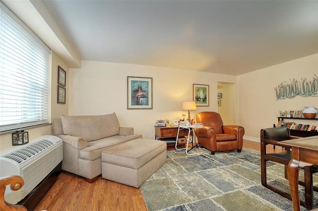 4625 Fifth Ave 211, Oakland, PA 15213