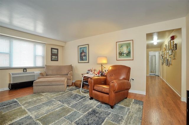 4625 Fifth Ave 211, Oakland, PA 15213