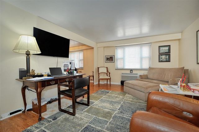 4625 Fifth Ave 211, Oakland, PA 15213