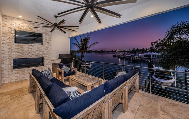 7822 CAUSEWAY BOULEVARD S, St Petersburg, FL 33707