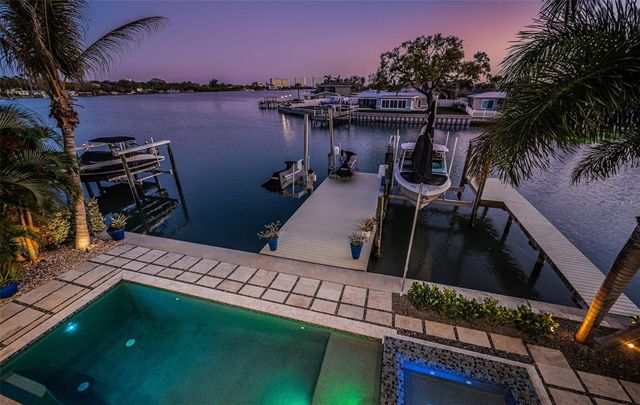 7822 CAUSEWAY BOULEVARD S, St Petersburg, FL 33707
