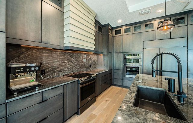 7822 CAUSEWAY BOULEVARD S, St Petersburg, FL 33707