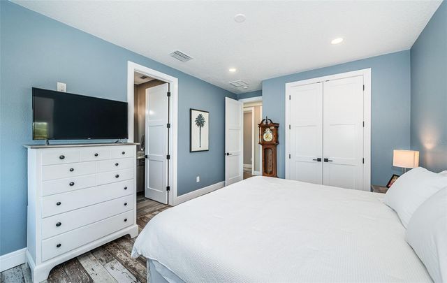 7822 CAUSEWAY BOULEVARD S, St Petersburg, FL 33707