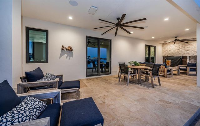 7822 CAUSEWAY BOULEVARD S, St Petersburg, FL 33707