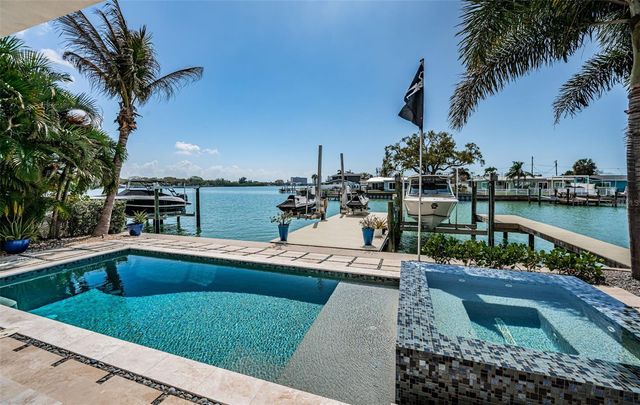 7822 CAUSEWAY BOULEVARD S, St Petersburg, FL 33707