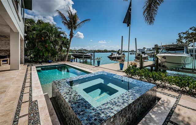 7822 CAUSEWAY BOULEVARD S, St Petersburg, FL 33707