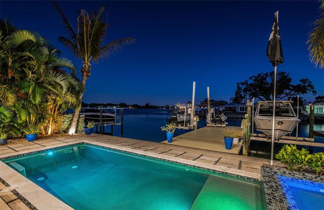 7822 CAUSEWAY BOULEVARD S, St Petersburg, FL 33707