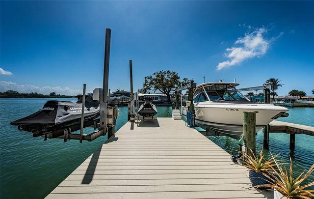 7822 CAUSEWAY BOULEVARD S, St Petersburg, FL 33707