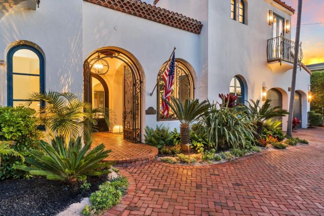 120 Carob Way, Coronado, CA 92118