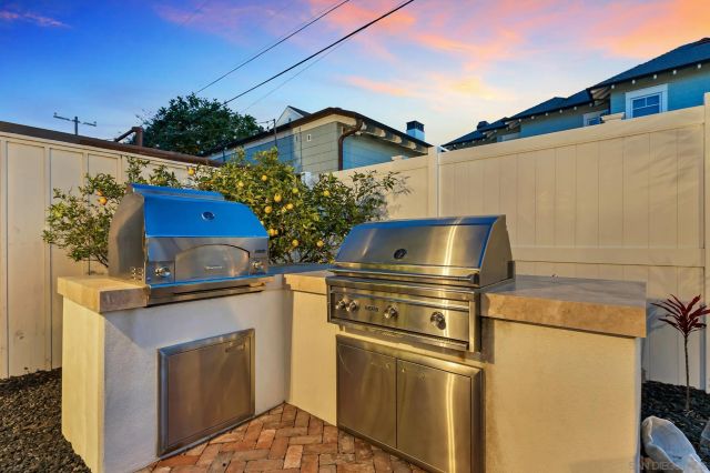 120 Carob Way, Coronado, CA 92118