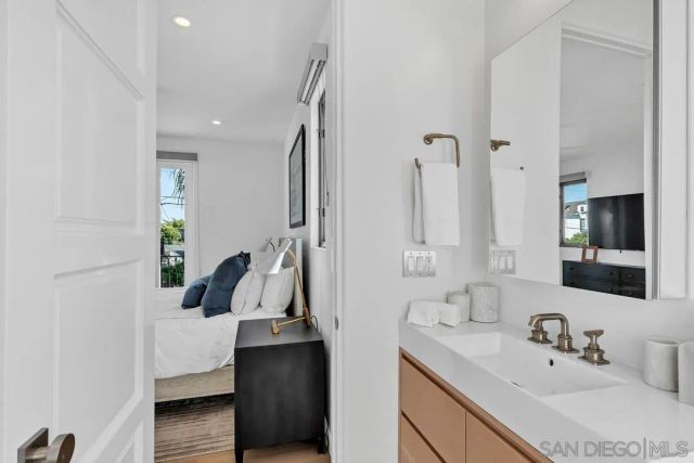 120 Carob Way, Coronado, CA 92118