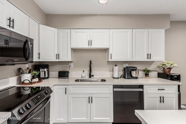 141 N DATE Street 63, Mesa, AZ 85201