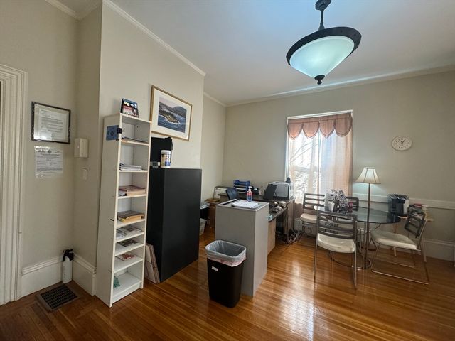 76 Chestnut Street 1, Newton, MA 02465