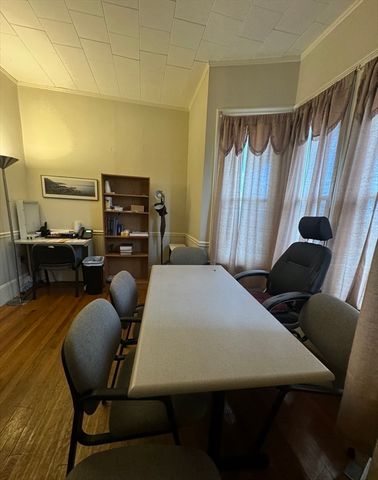 76 Chestnut Street 1, Newton, MA 02465