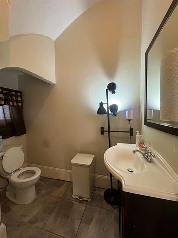 76 Chestnut Street 1, Newton, MA 02465