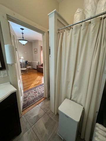 76 Chestnut Street 1, Newton, MA 02465