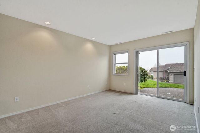 126 Cormorant Drive, Steilacoom, WA 98388