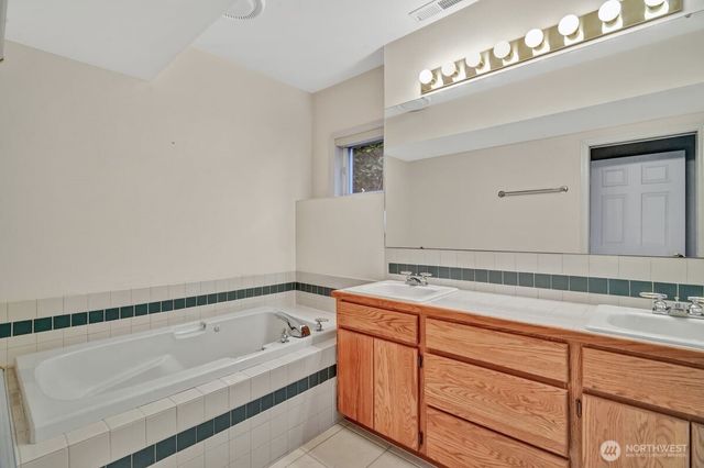 126 Cormorant Drive, Steilacoom, WA 98388