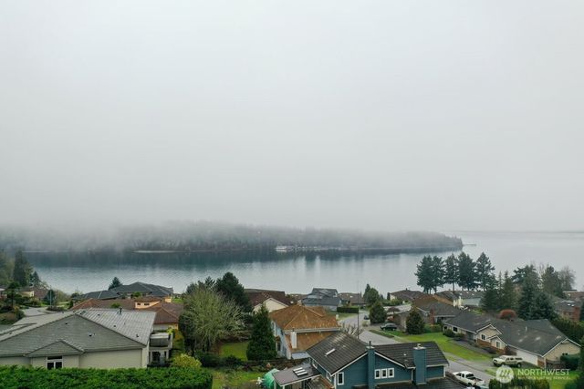 126 Cormorant Drive, Steilacoom, WA 98388