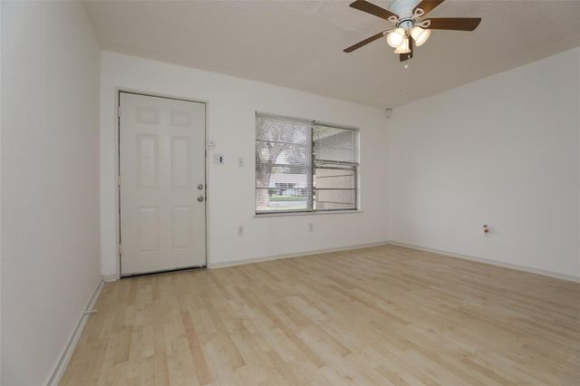 5418 Myrtlewood Street, Houston, TX 77033