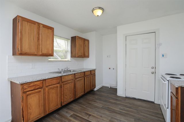 5418 Myrtlewood Street, Houston, TX 77033