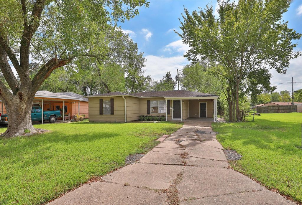 5418 Myrtlewood Street, Houston, TX 77033