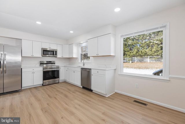 35 FOX RUN LN, Fredericksburg, VA 22405