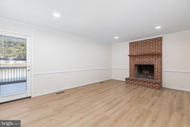 35 FOX RUN LN, Fredericksburg, VA 22405