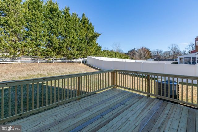 35 FOX RUN LN, Fredericksburg, VA 22405