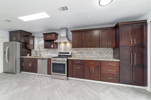 11435 Olivewood Drive, Houston, TX 77089