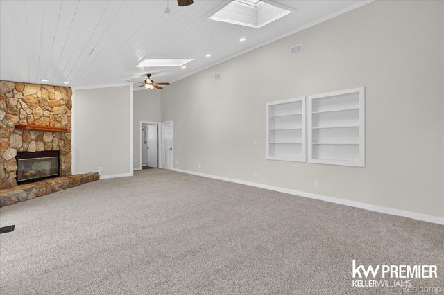 5658 Crescent Road, Waterford Charter Township, MI 48327