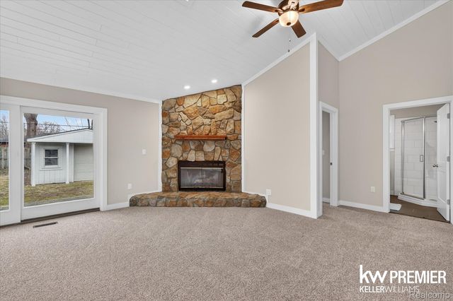 5658 Crescent Road, Waterford Charter Township, MI 48327