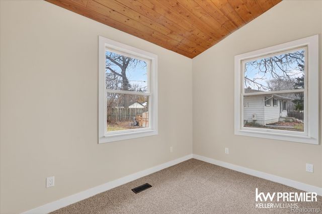 5658 Crescent Road, Waterford Charter Township, MI 48327