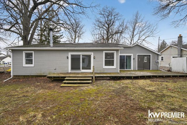 5658 Crescent Road, Waterford Charter Township, MI 48327