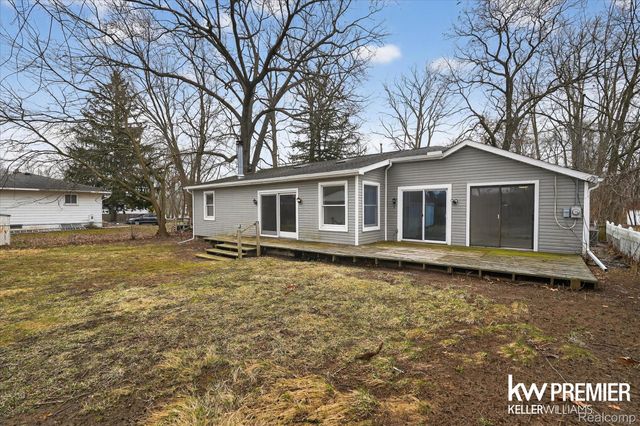 5658 Crescent Road, Waterford Charter Township, MI 48327