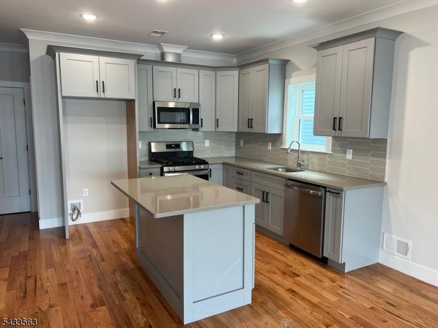 1060 Magnolia Ave, Elizabeth City, NJ 07201