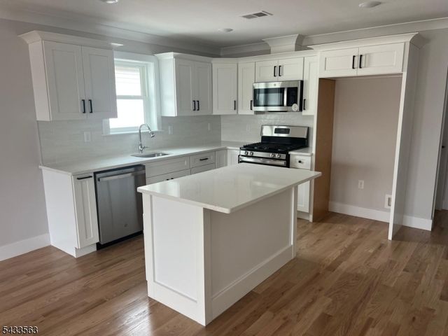 1060 Magnolia Ave, Elizabeth City, NJ 07201