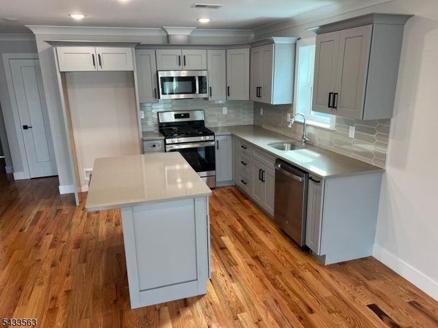 1060 Magnolia Ave, Elizabeth City, NJ 07201