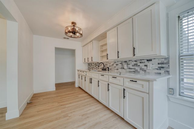 1809 S Green St., Longview, TX 75602