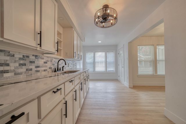 1809 S Green St., Longview, TX 75602