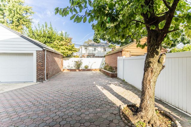 73-35 189th Street, Fresh Meadows, NY 11366