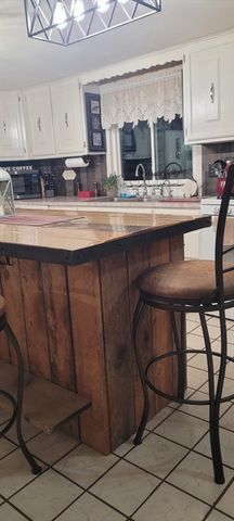 4 Narrows Rd, Freetown, MA 02702