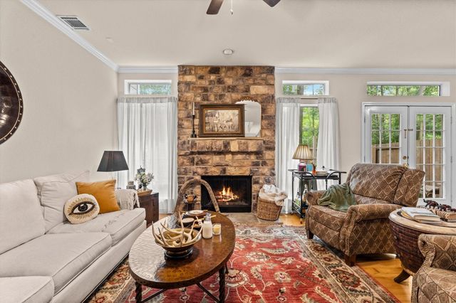31 Endor Forest Place, The Woodlands, TX 77382
