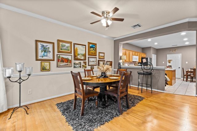 31 Endor Forest Place, The Woodlands, TX 77382